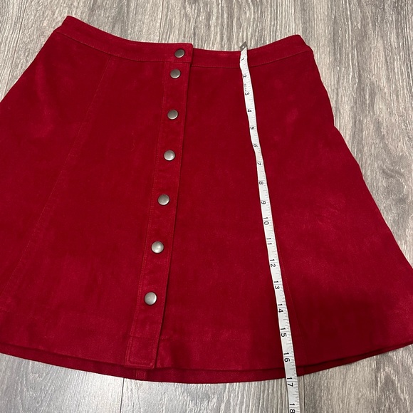 Abercrombie & Fitch Red Faux Suede A-Line Mini Skirt Size 2 - Picture 7 of 7